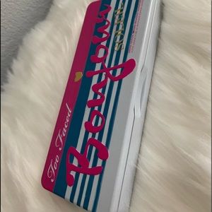 Too Faced Bronzer and highliter